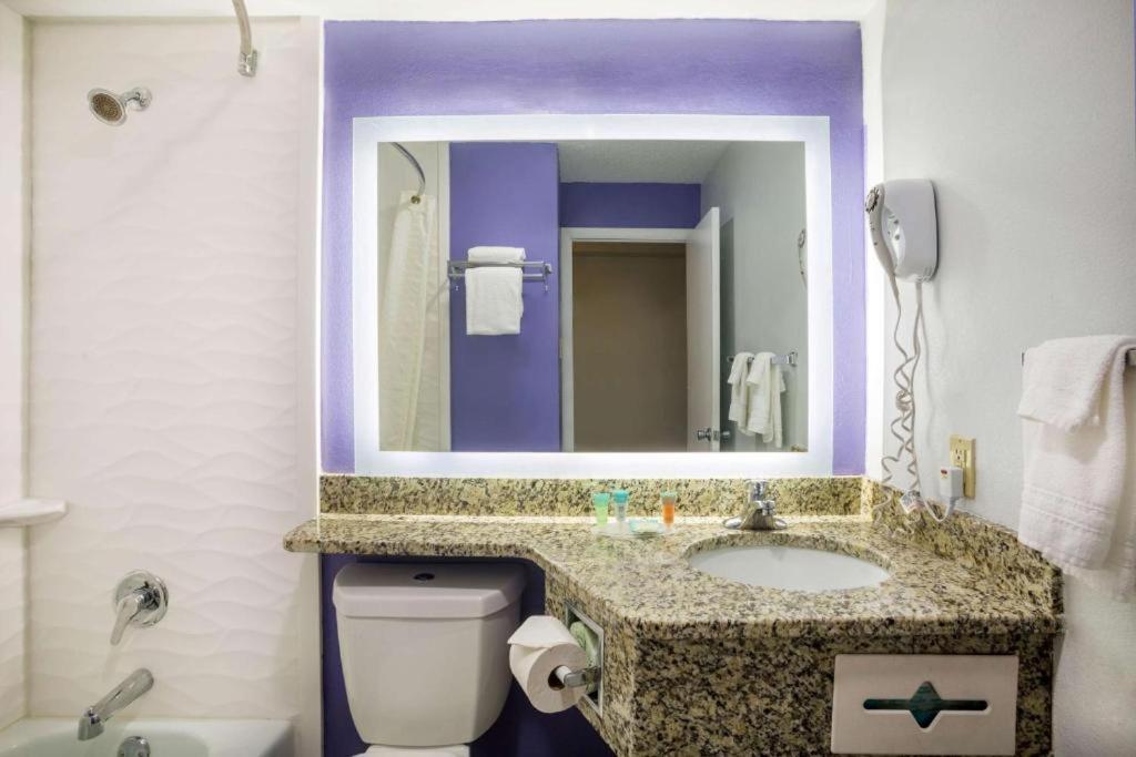 Riverfront Hotel インターナショナルフォールズ エクステリア 写真