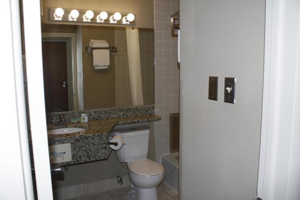 Riverfront Hotel インターナショナルフォールズ エクステリア 写真